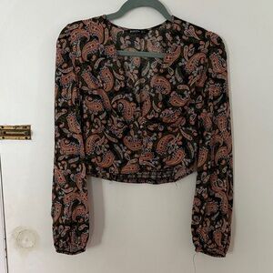 Stradivarius Black Green and Rust Paisley V Neck Crop Blouse